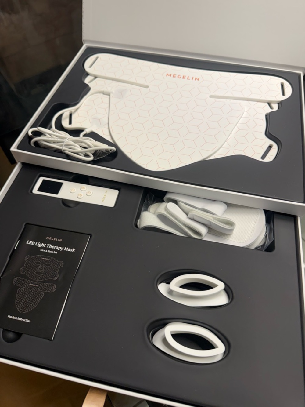 LED Facial Mask - Picture 3 of 4